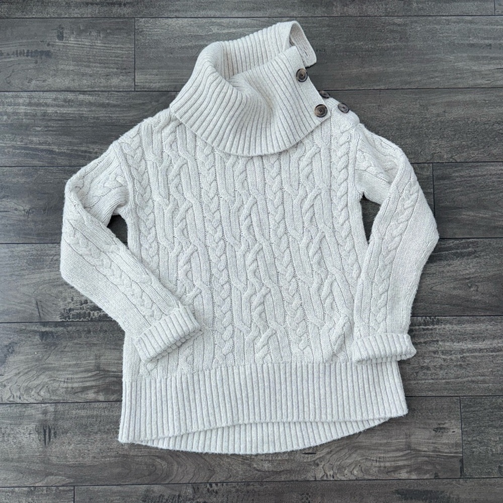 Banana republic women’s sweater